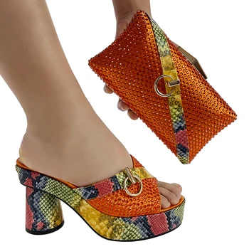 Лучший брендовый дизайнерский комплект обуви и сумки в тон, сандалии со змеиным принтом, блестящие безделушки, обувь с сумочкой, сумка на высоком каблуке для свадебной вечеринки