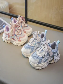 Модная детская обувь 2023 года, новые легкие кроссовки для девочек, дышащая повседневная спортивная обувь для мальчиков на мягкой подошве, 26-36 лет