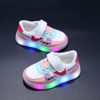 Спортивная обувь для мальчиков и девочек 2023 года, весна и осень, детская обувь на мягкой подошве, детская обувь со светодиодной подсветкой, Детские кроссовки